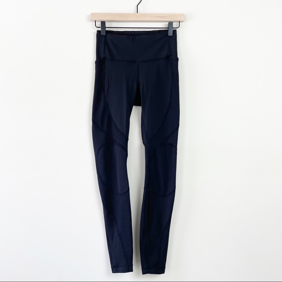 SOLD Lululemon On Repeat High Rise Tight Black 4 - Picture 3 of 12